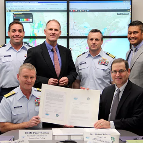 signing600_mdj02042016 Image