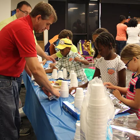 BirngYourChildToWorkDay_2015GulfGroup1Lg BirngYourChildToWorkDay_2015GulfGroup1Lg