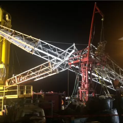 platform crane boom